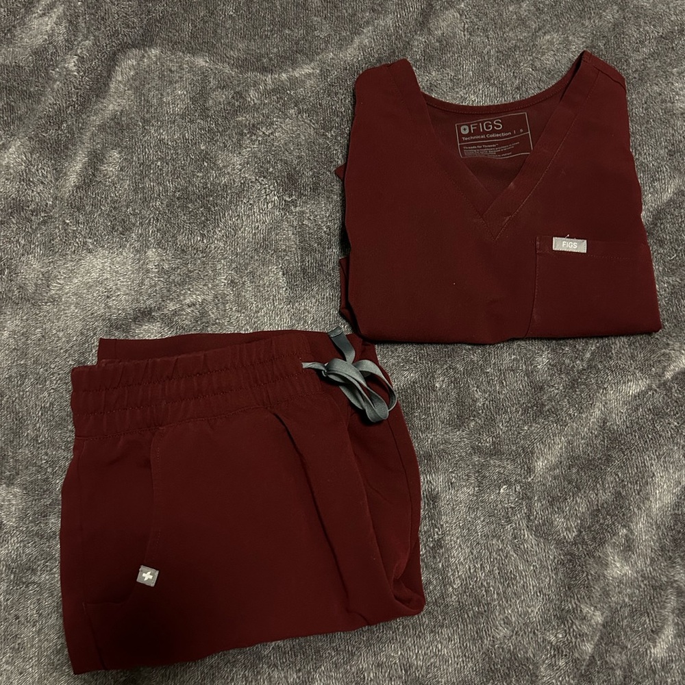 Maroon figs scrubs